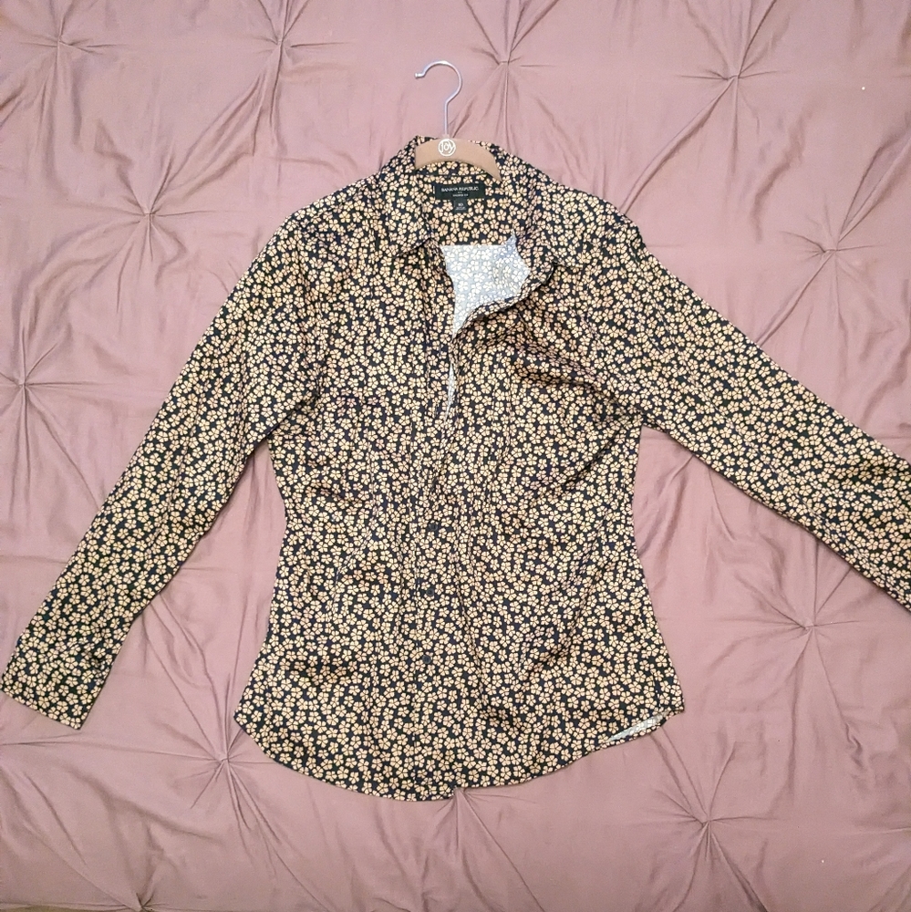 Banana republic tan flower on black top